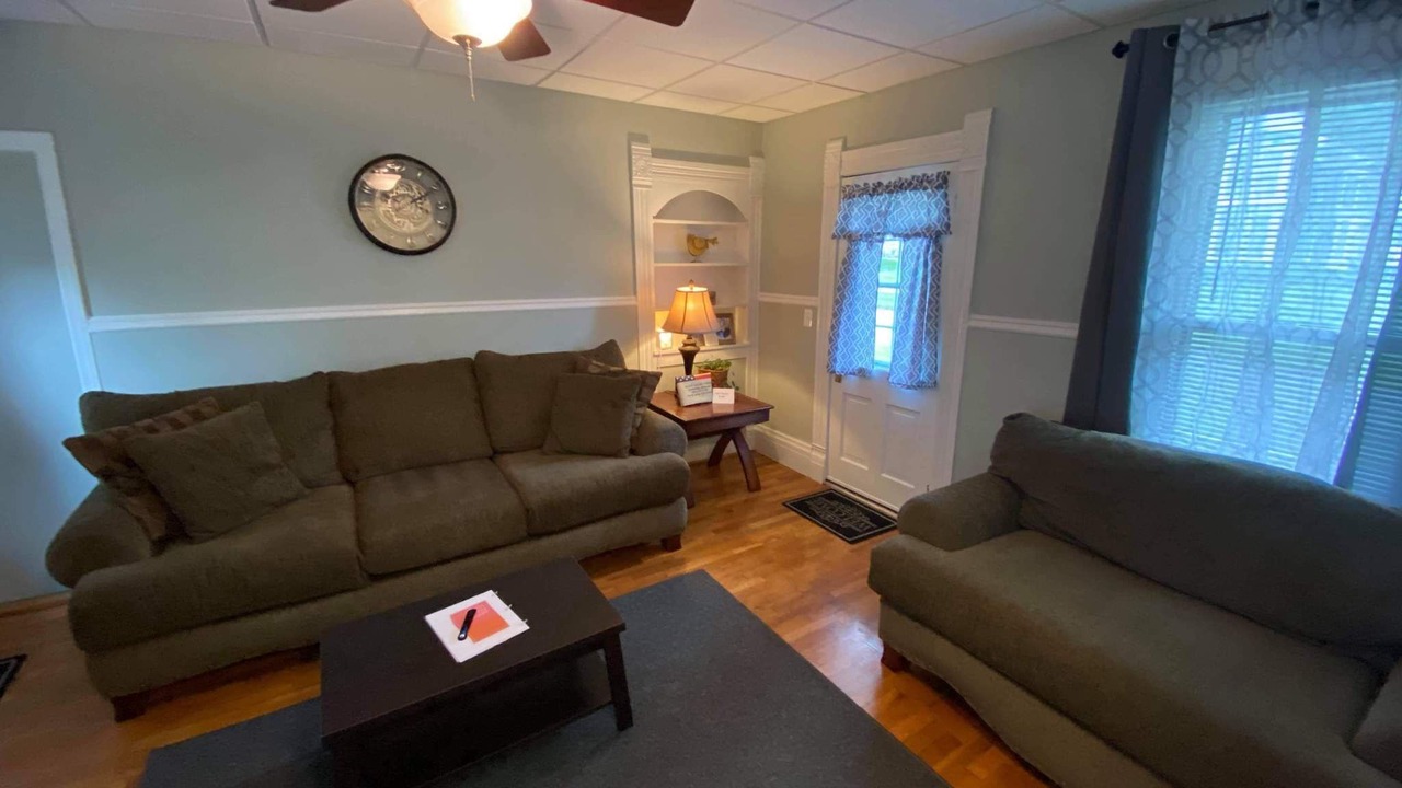 Photo of Livingroom in Brookfield