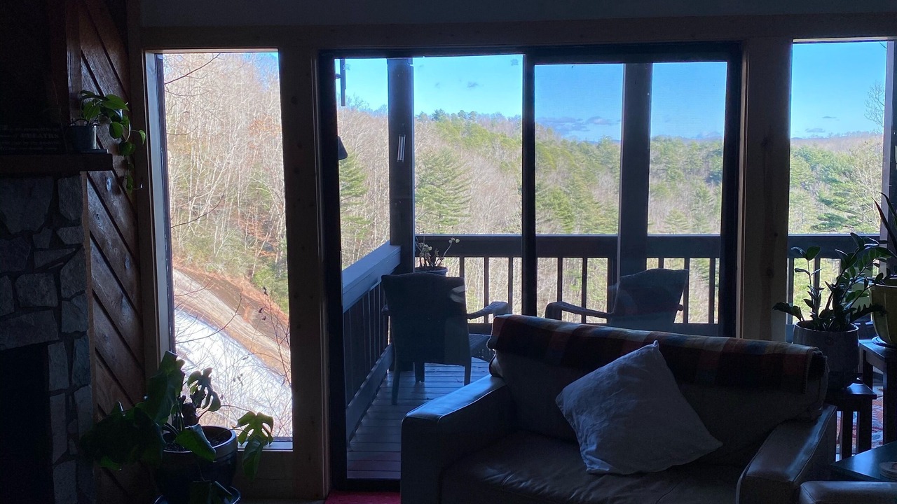 Photo of Livingroom in Lake Toxaway