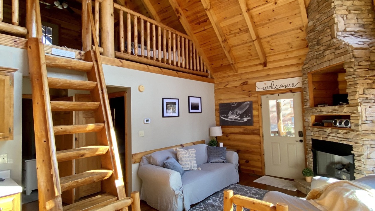 Photo of Livingroom in Caryville