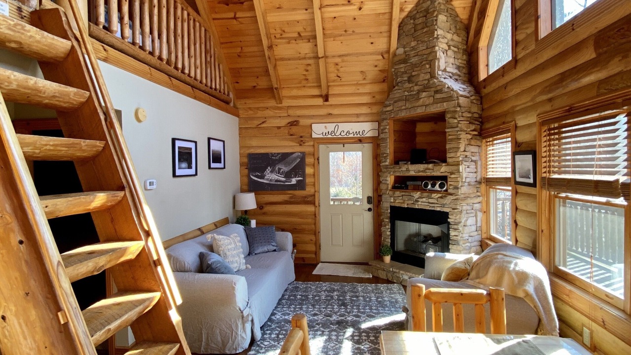 Photo of Livingroom in Caryville
