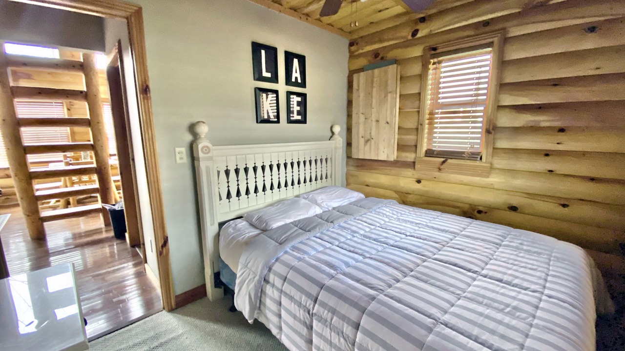 Photo of Bedroom in Caryville