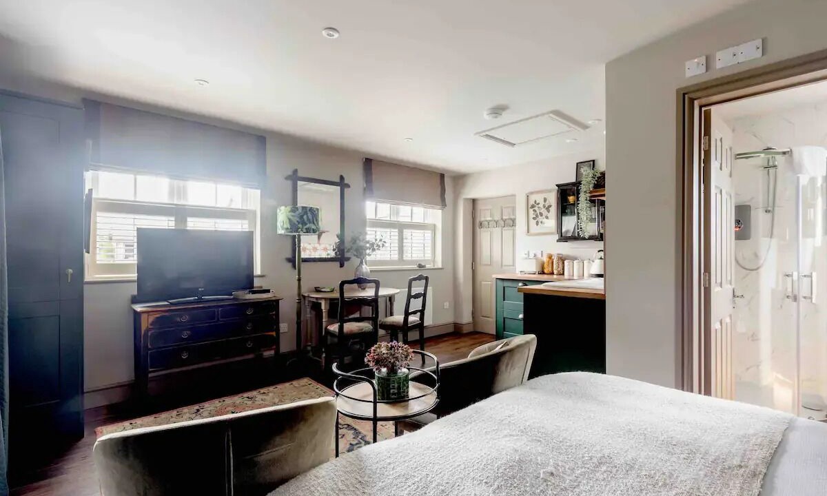 Photo of Others in Cobham