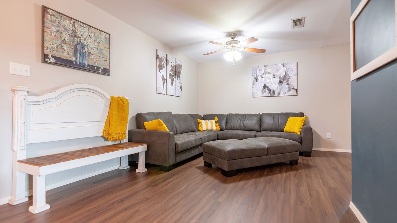 Photo of Livingroom in Miles