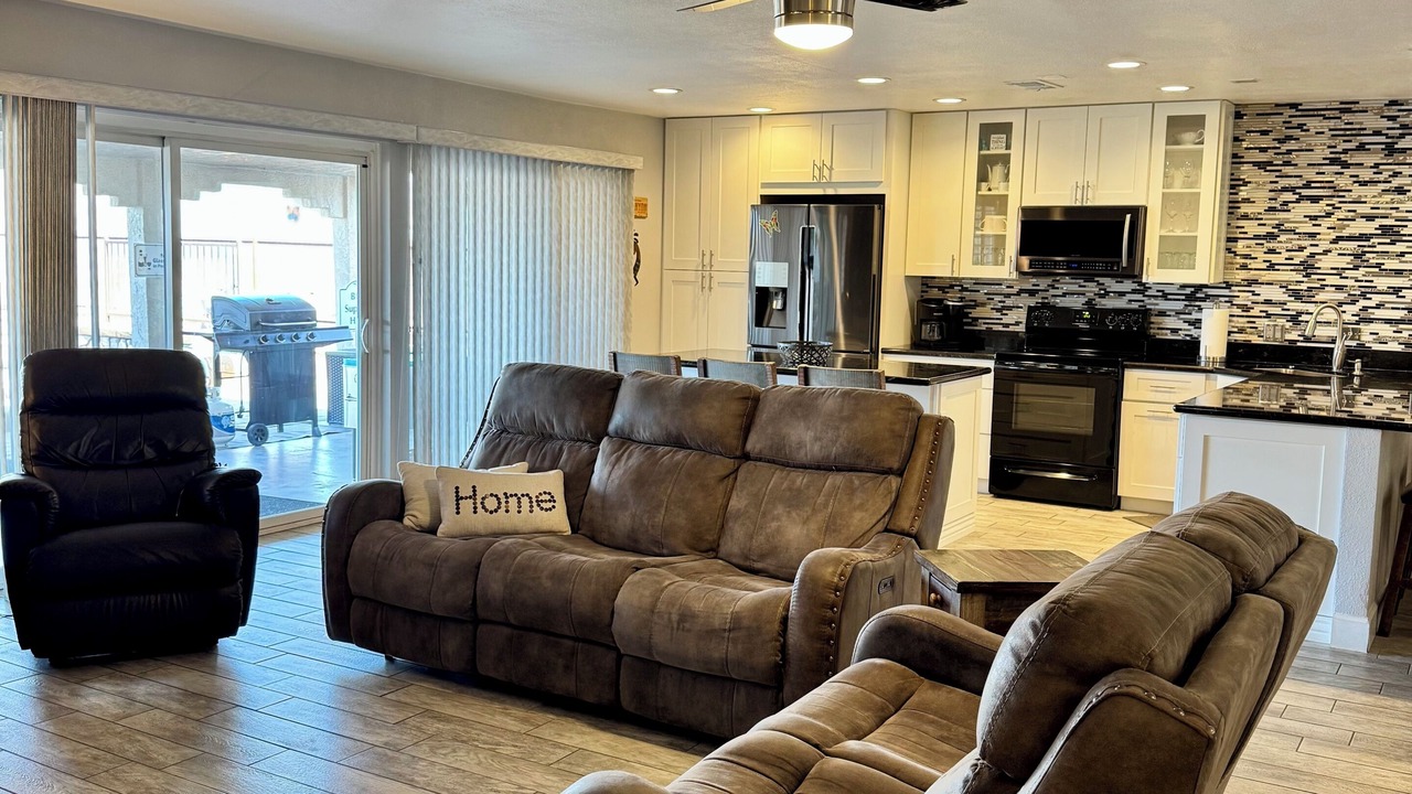 Photo of Livingroom in Sunridge Estates