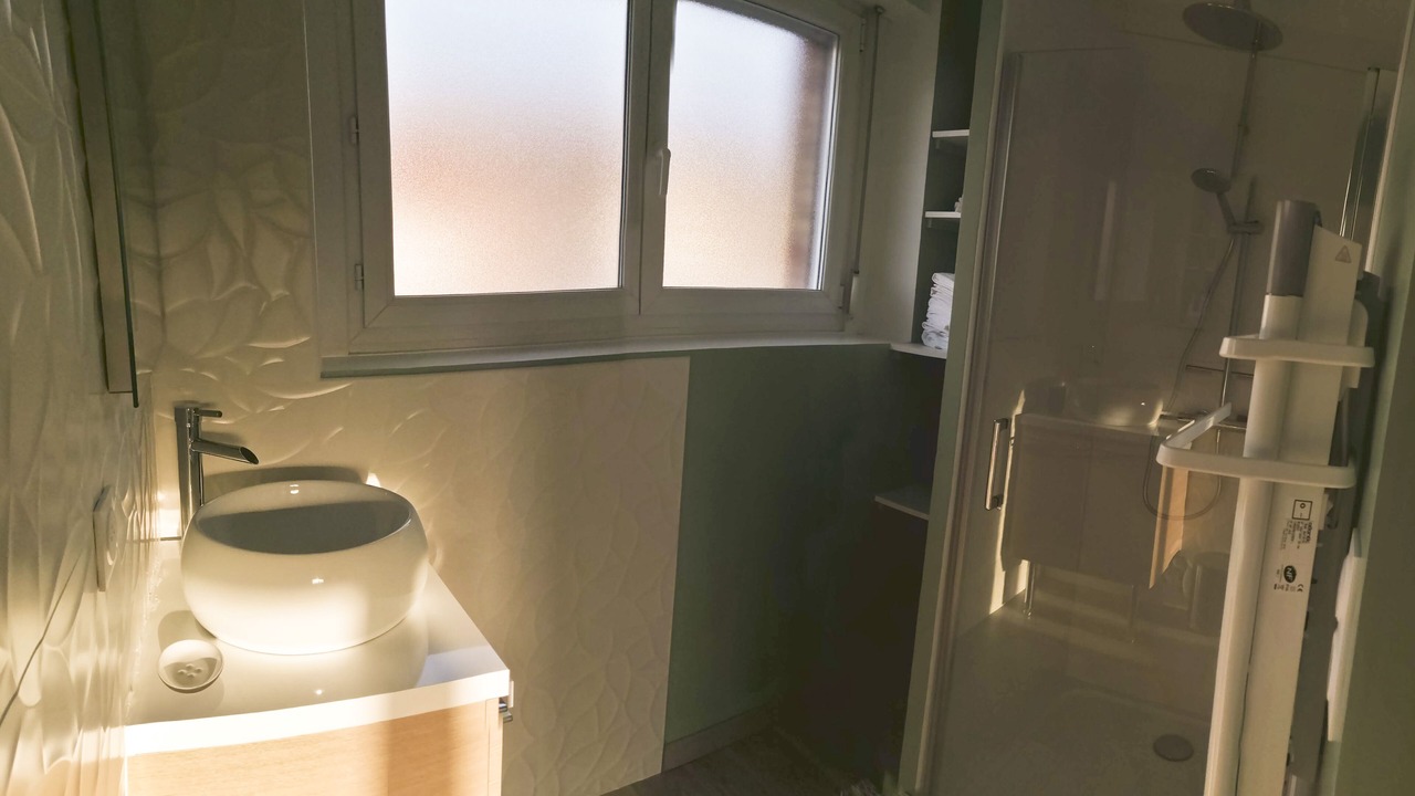 Photo of Bathroom in Bethune