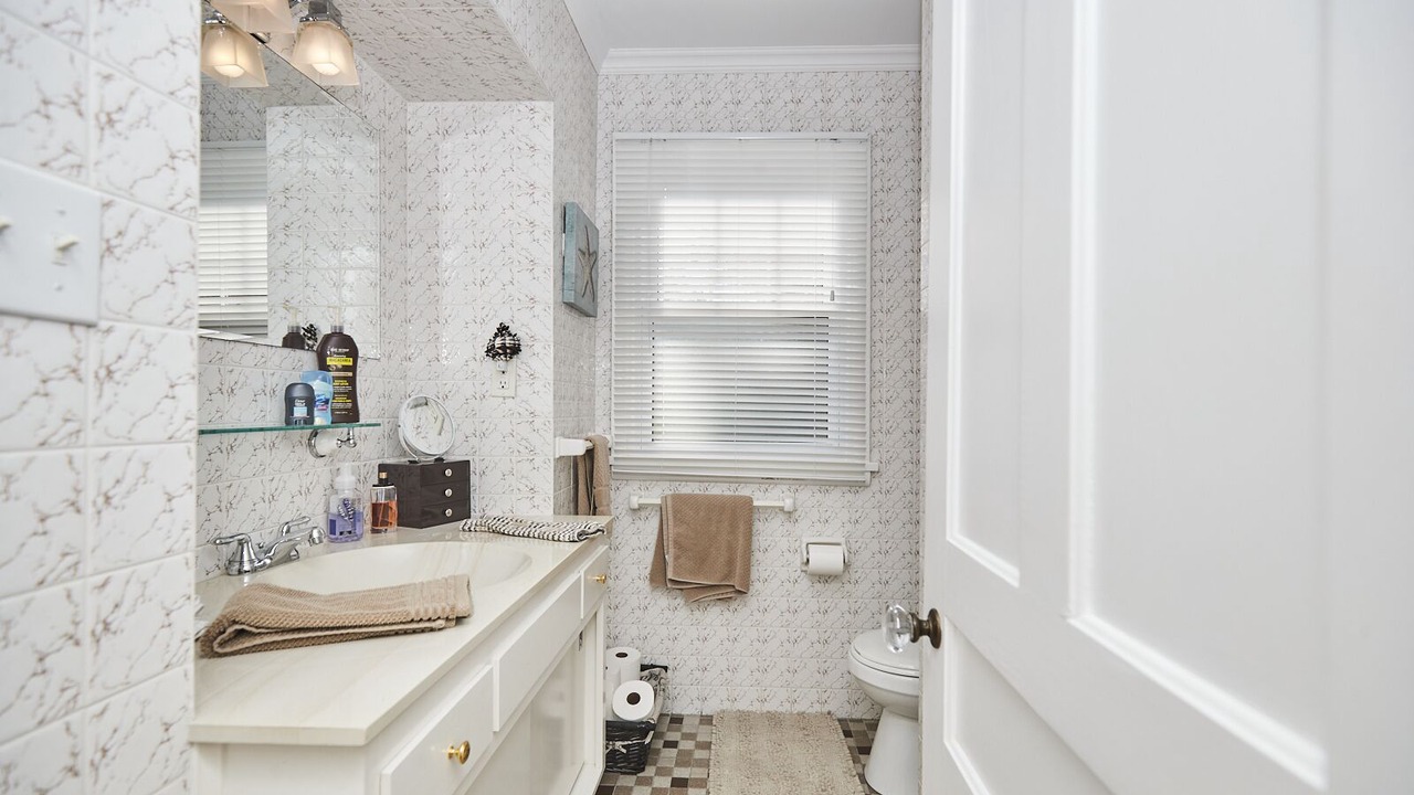 Photo of Bathroom in Fort Erie