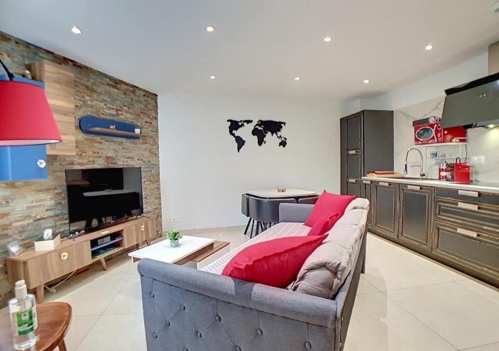 Photo of Livingroom in Saint-Genis-Laval