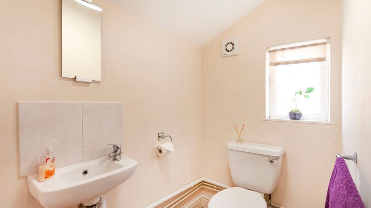 Photo of Bathroom in Ibstock