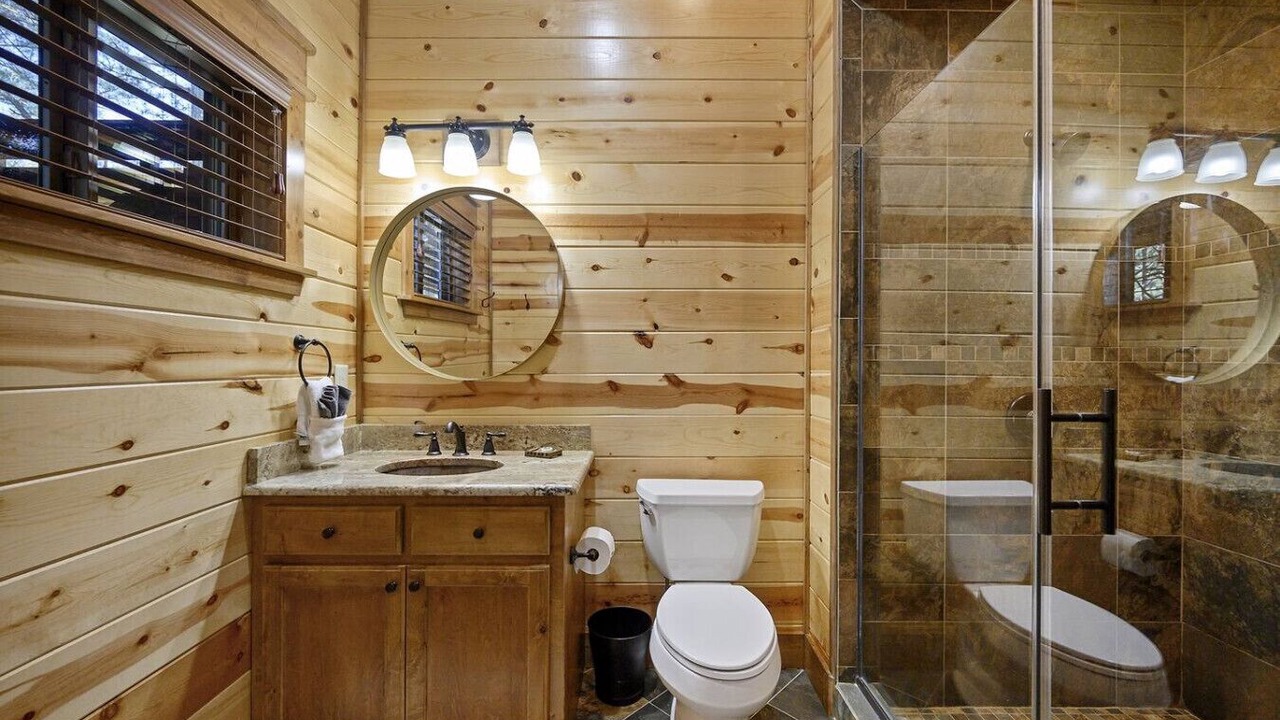 Photo of Bathroom in Broken Bow