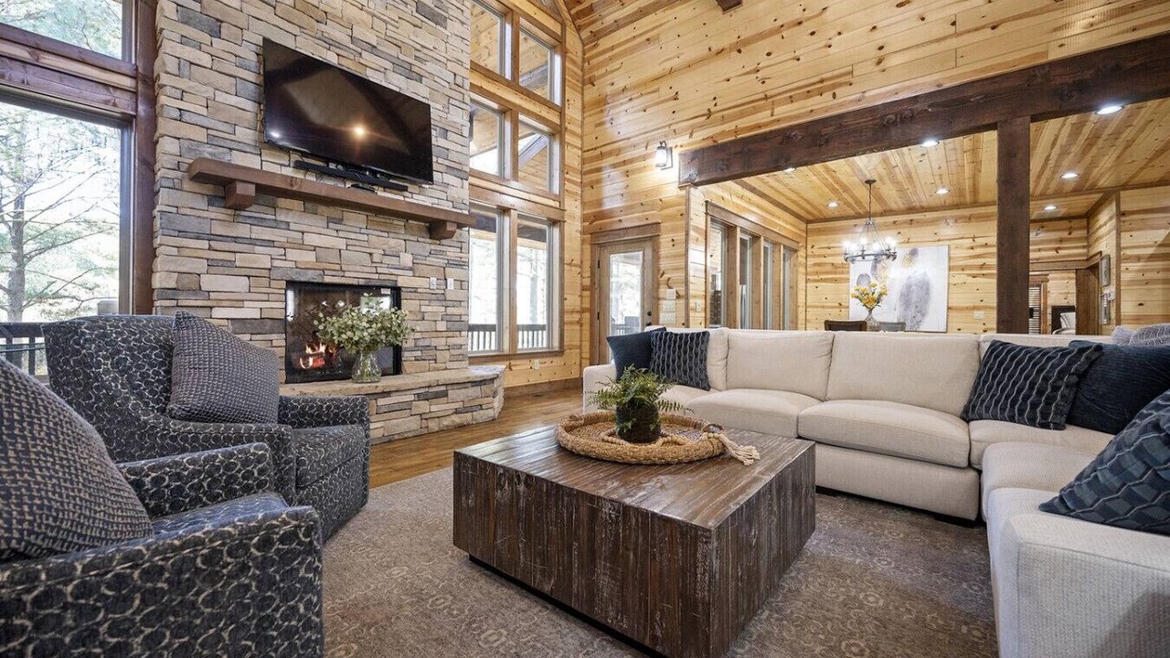 Photo of Livingroom in Broken Bow