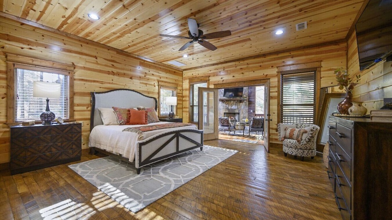 Photo of Bedroom in Broken Bow