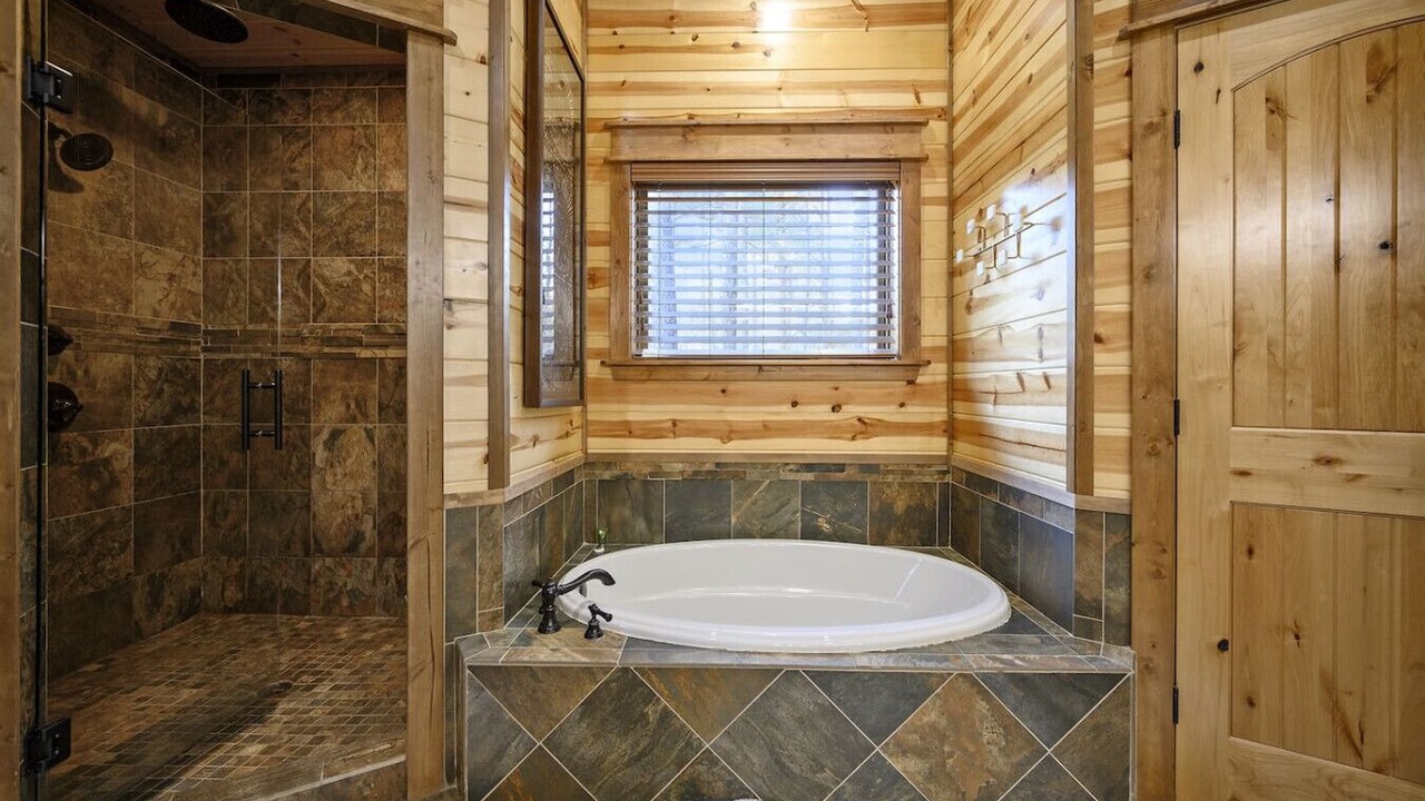Photo of Bathroom in Broken Bow