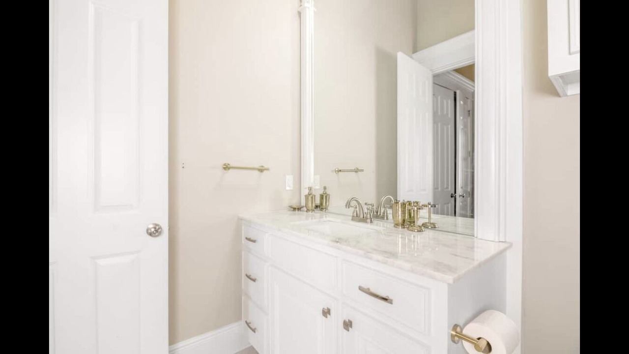 Photo of Bathroom in Crowley