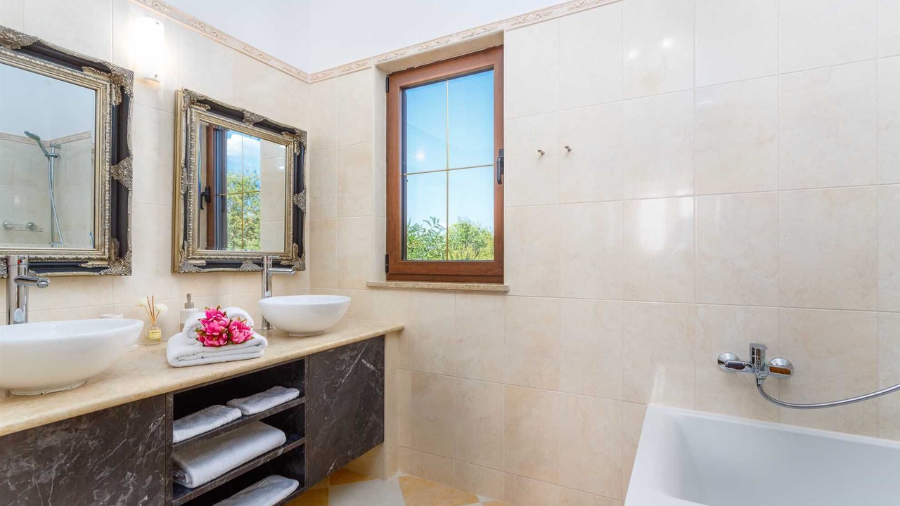 Photo of Bathroom in Kras