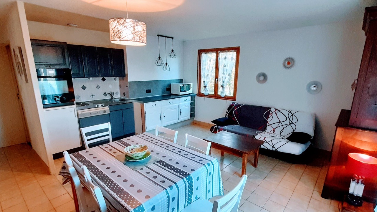 Photo of Others in Anzeme