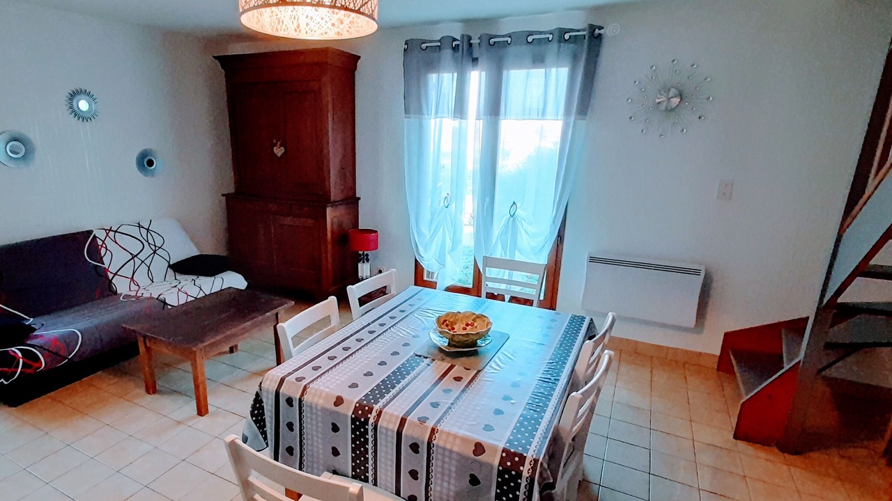 Photo of Others in Anzeme