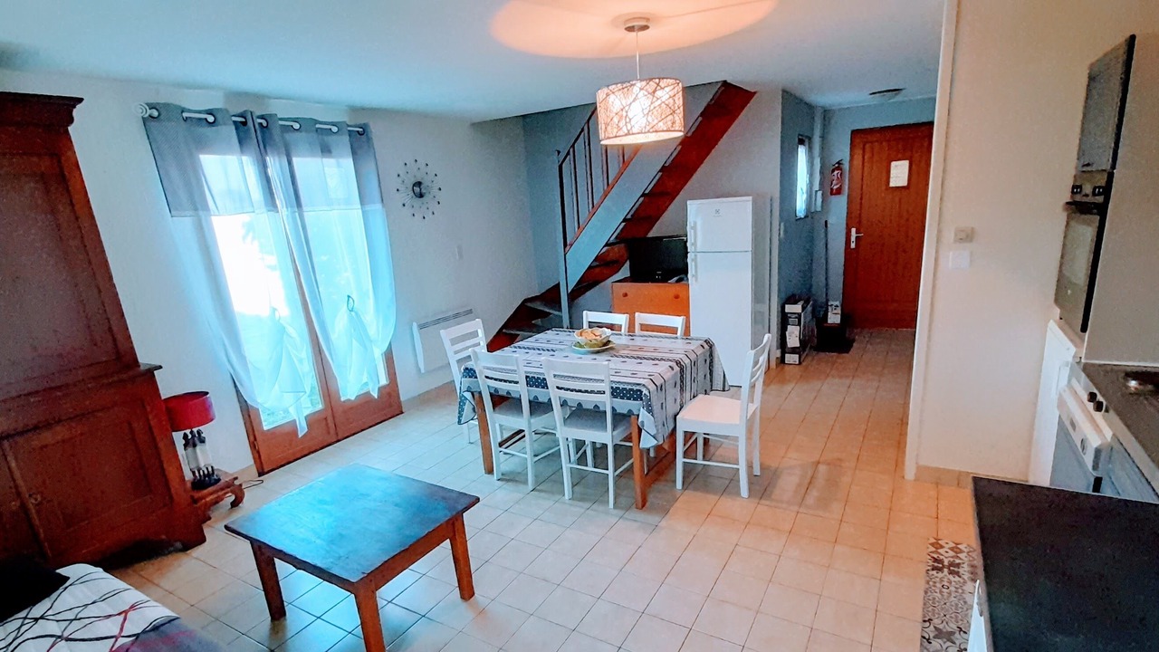 Photo of Others in Anzeme