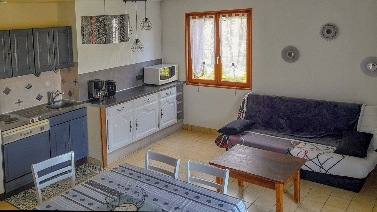 Photo of Others in Anzeme