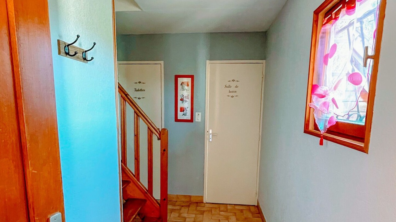 Photo of Others in Anzeme