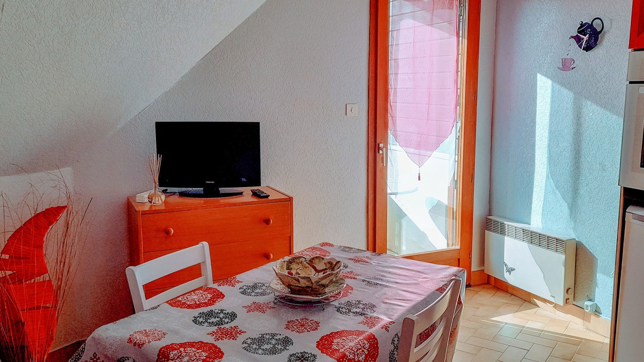 Photo of Others in Anzeme