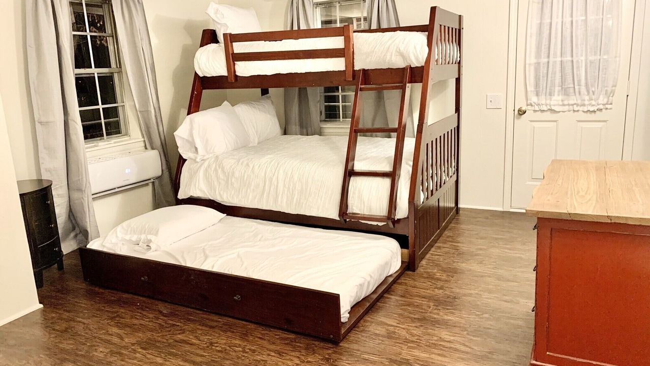 Photo of Bedroom in Alix