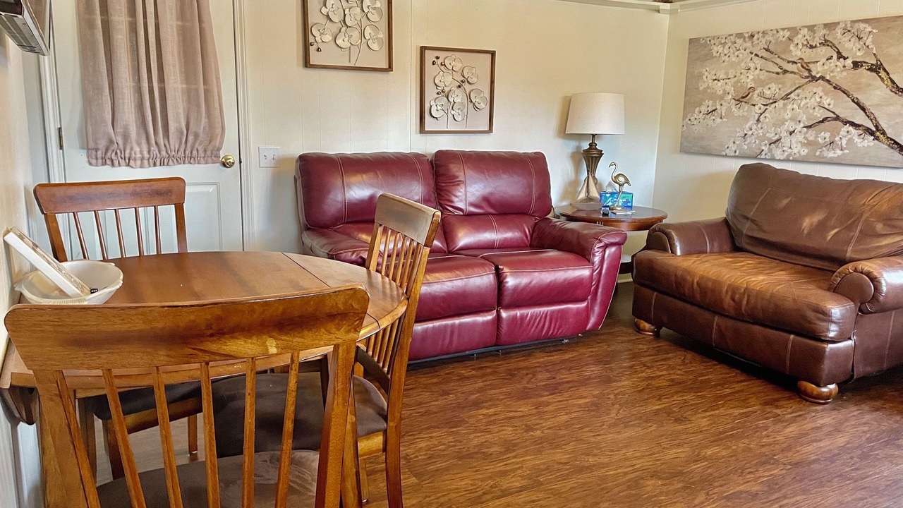 Photo of Livingroom in Alix