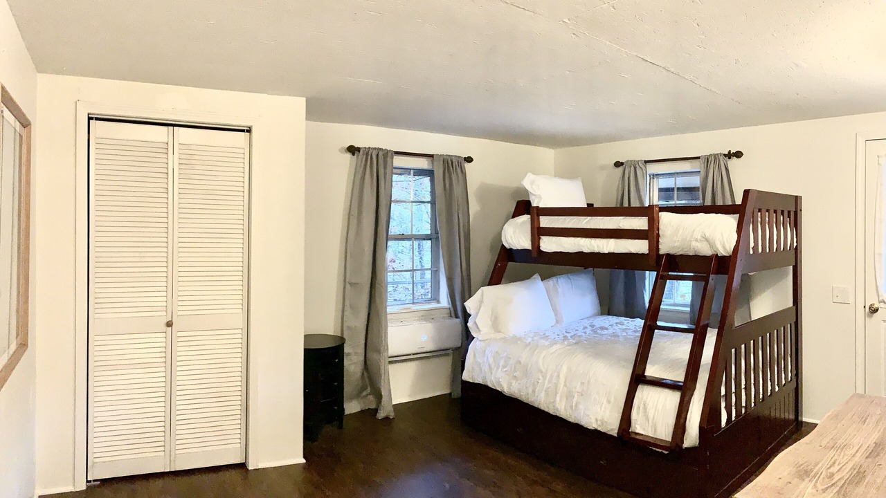 Photo of Bedroom in Alix