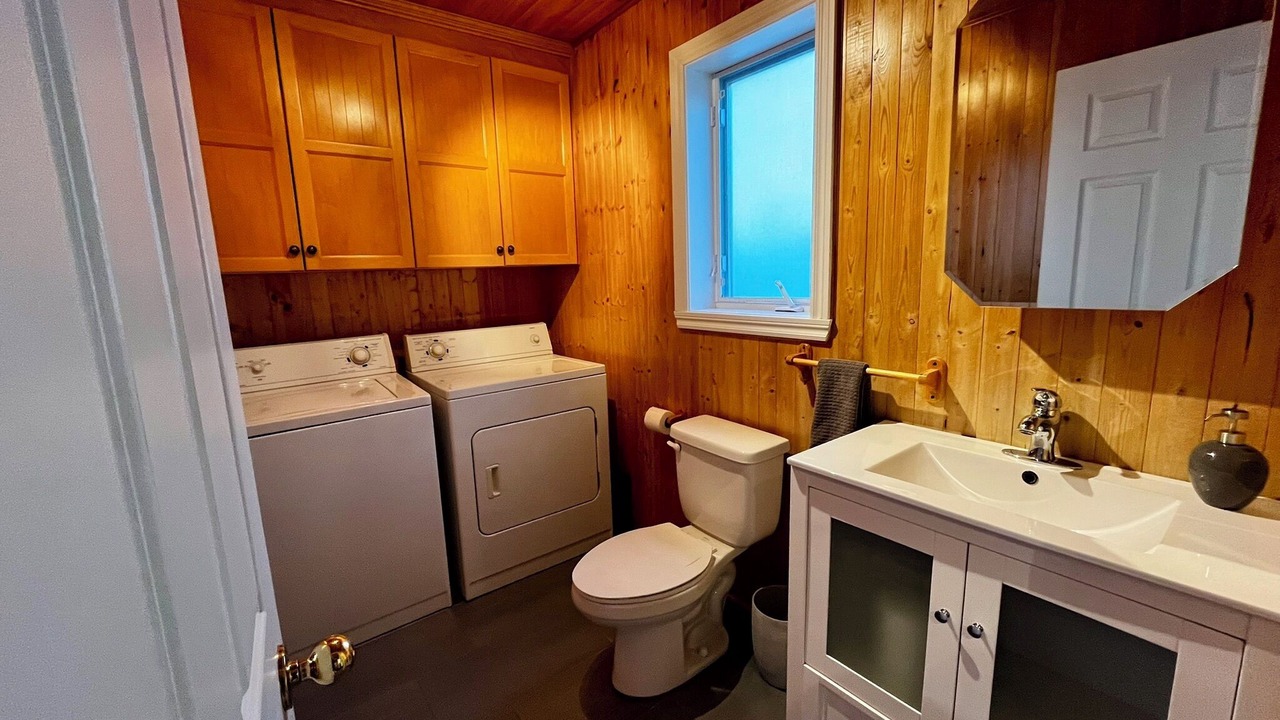 Photo of Bathroom in Saint-Francois-Xavier-de-Brompton