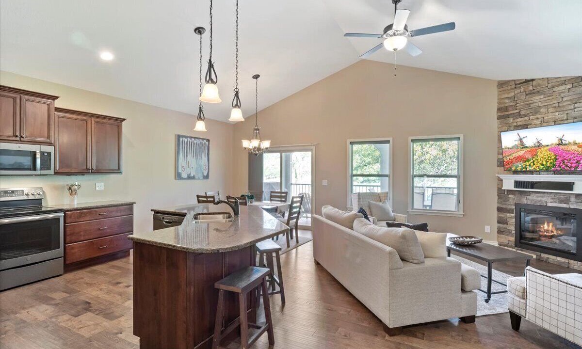 Photo of Bedroom in Camdenton