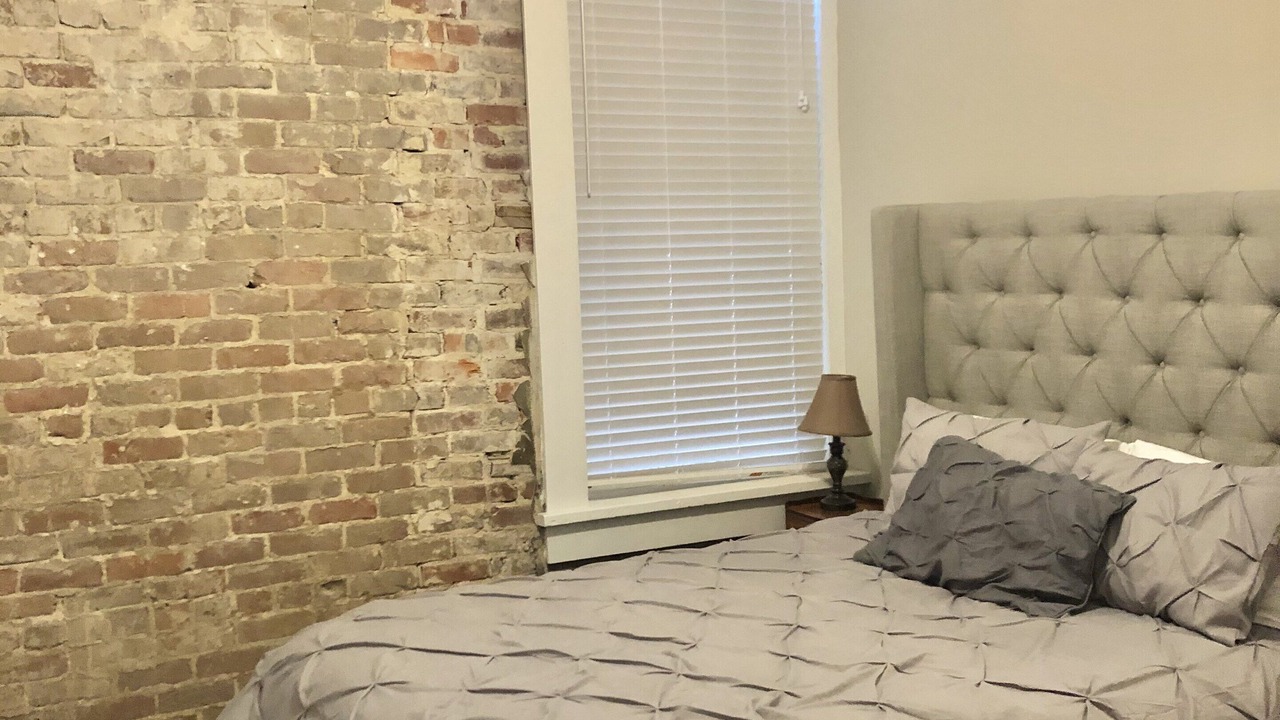 Photo of Bedroom in Crowley