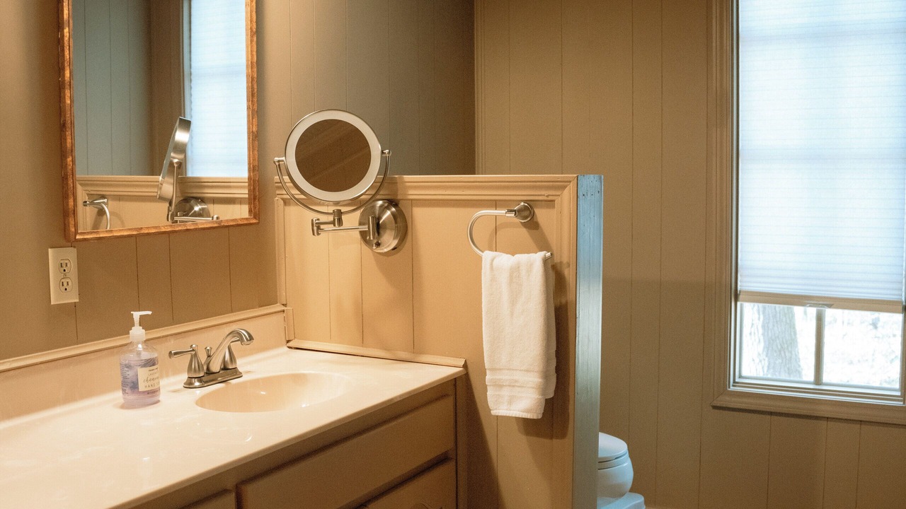 Photo of Bathroom in Pangburn