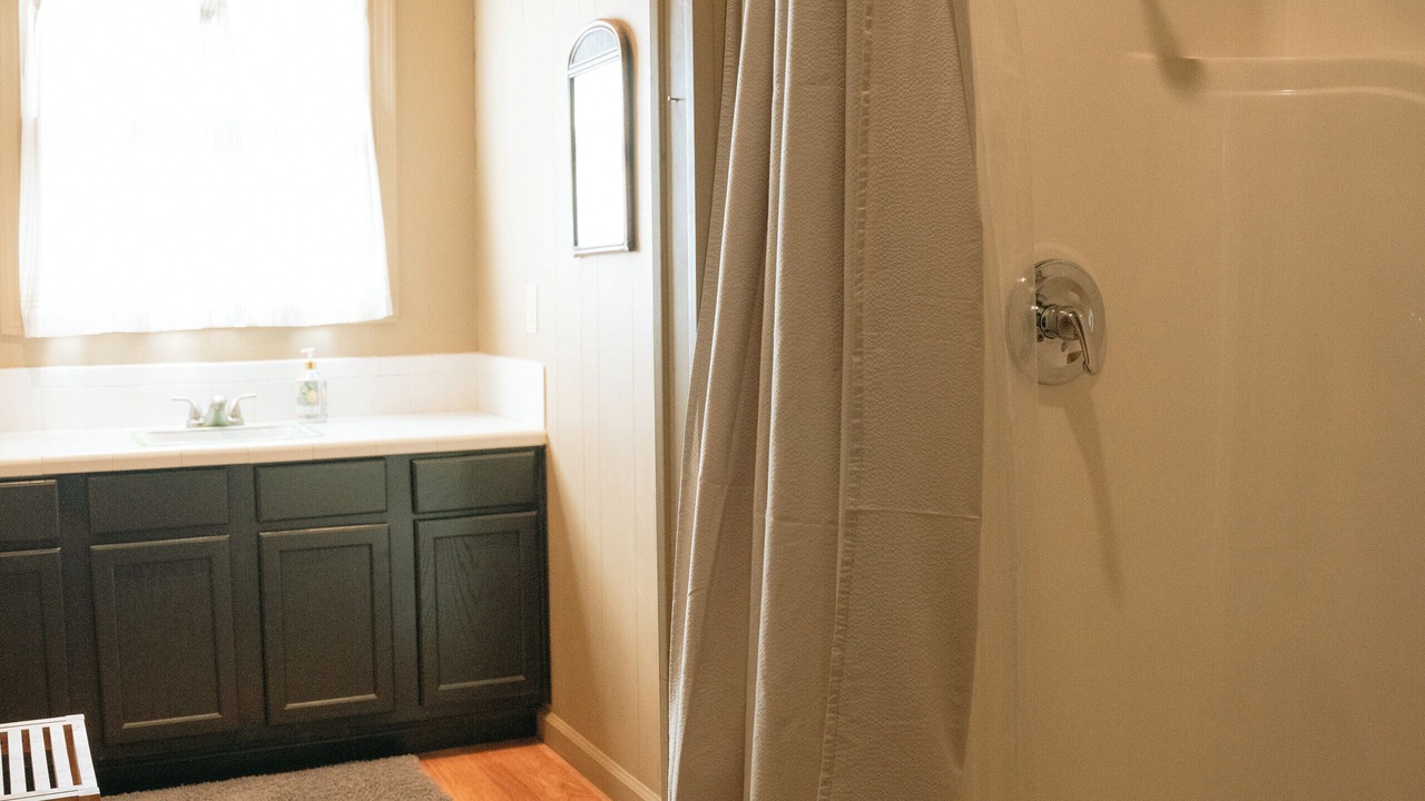 Photo of Bathroom in Pangburn