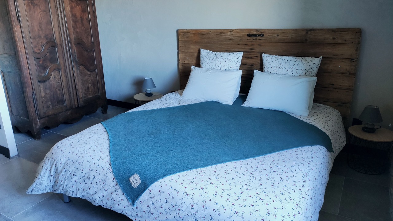 Photo of Bedroom in Vestric-et-Candiac