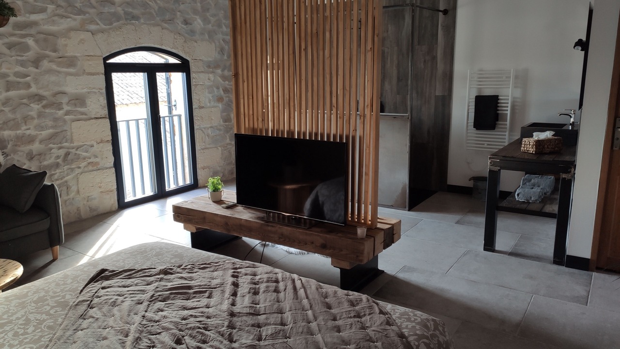 Photo of Bedroom in Vestric-et-Candiac