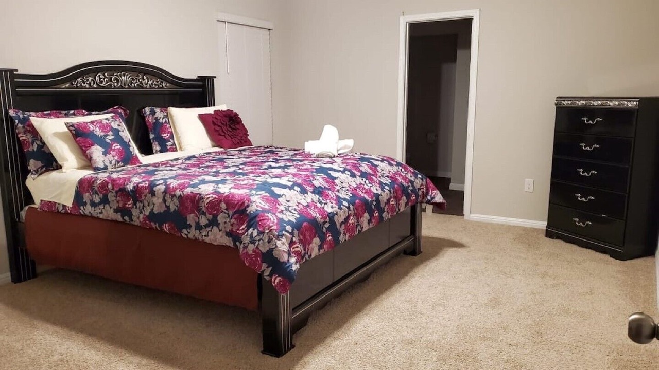 Photo of Bedroom in McNeil