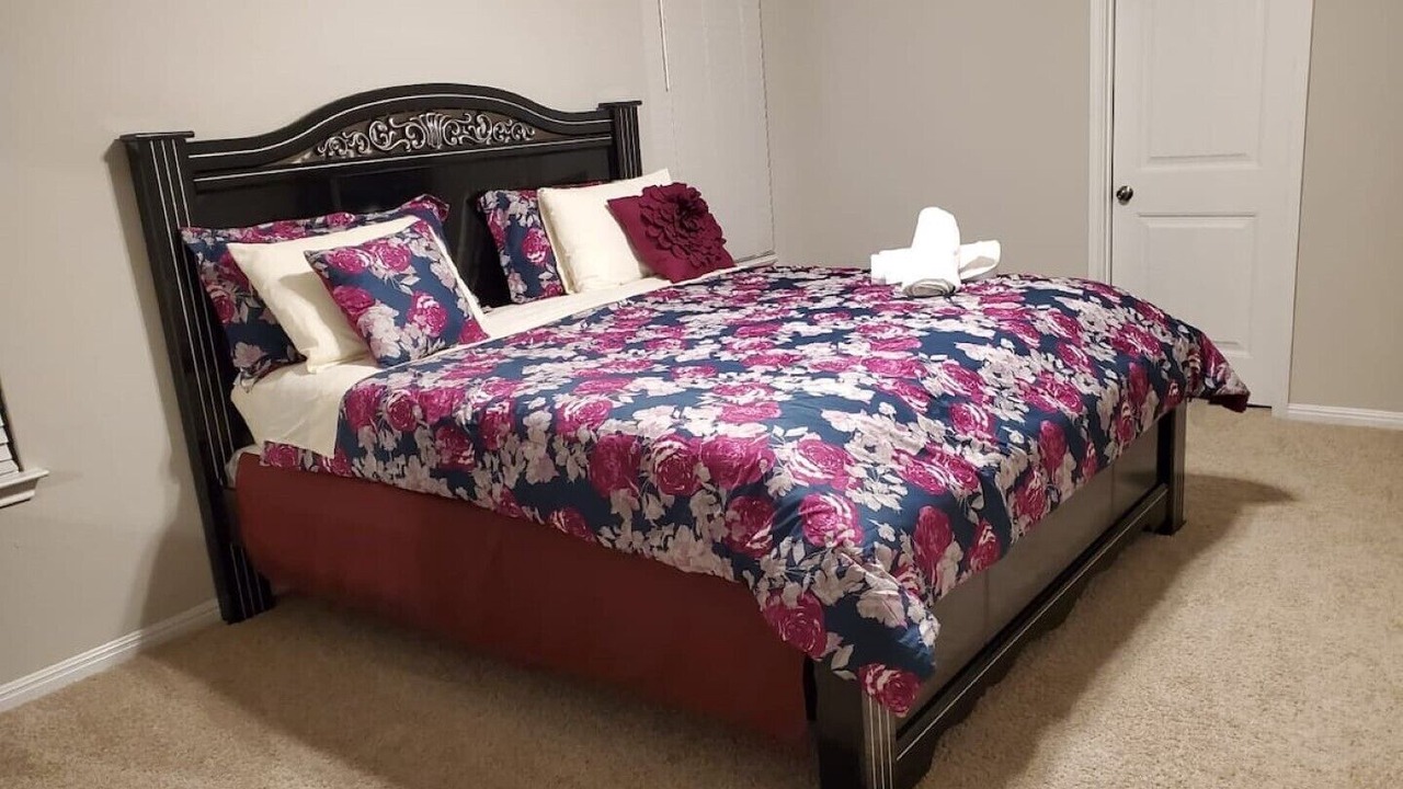 Photo of Bedroom in McNeil