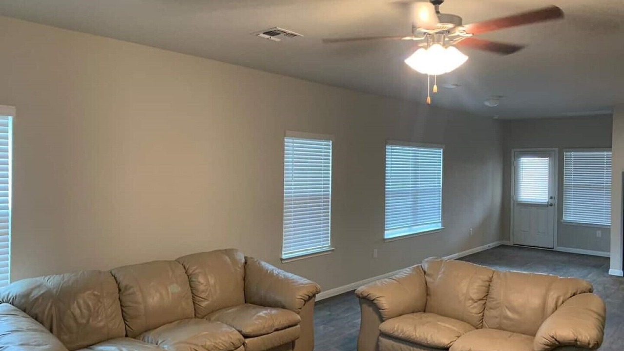 Photo of Livingroom in McNeil