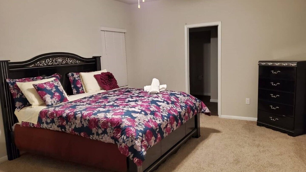 Photo of Bedroom in McNeil