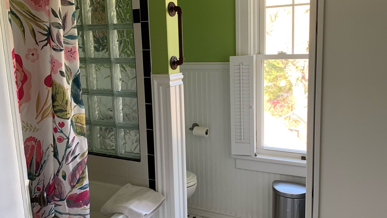 Photo of Bathroom in Davenport