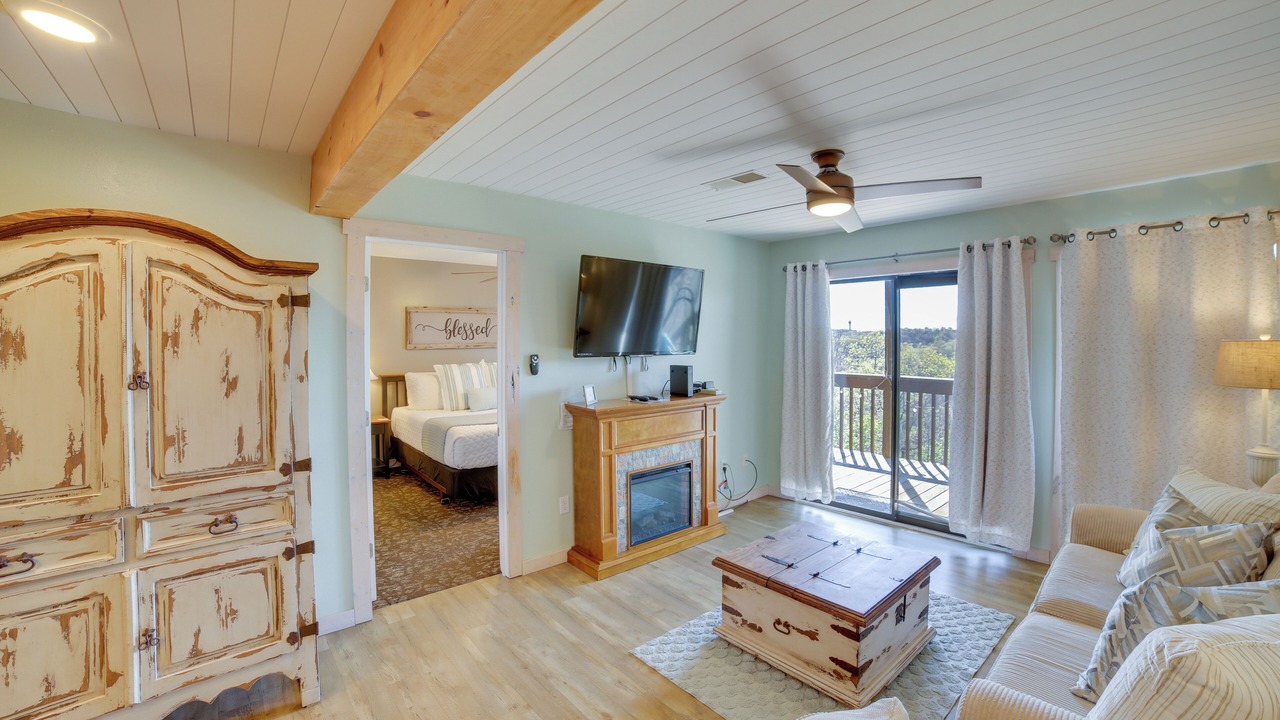 Photo of Livingroom in Notch Estates