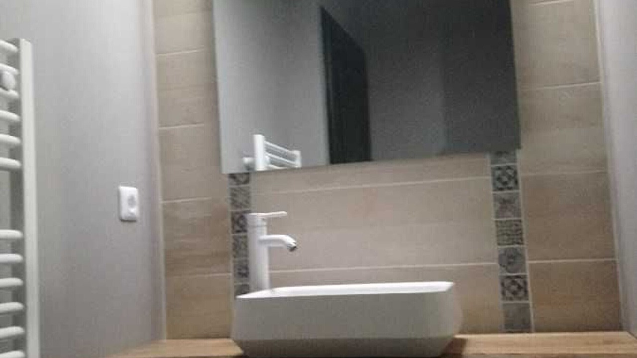 Photo of Bathroom in Savigne-lʼEveque
