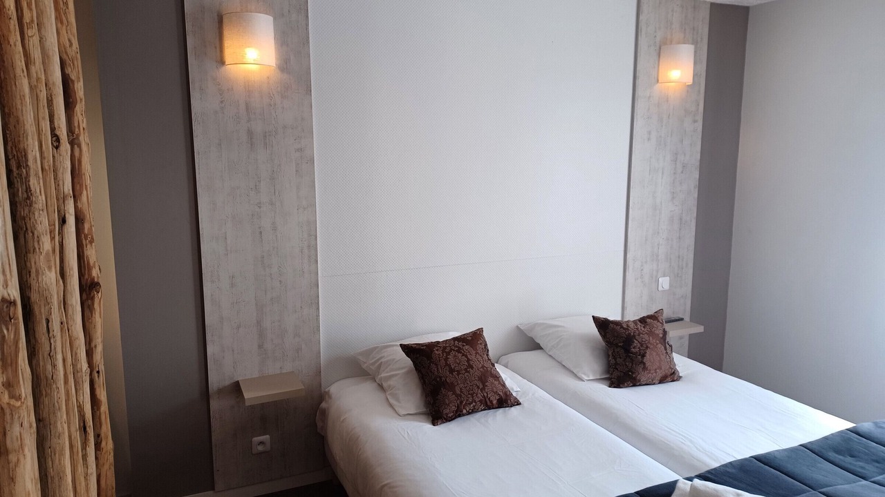 Photo of Bedroom in Savigne-lʼEveque
