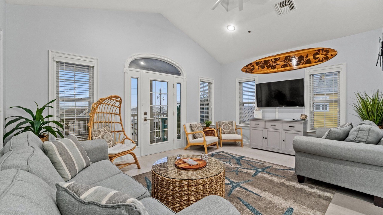 Photo of Livingroom in Lullwater Beach