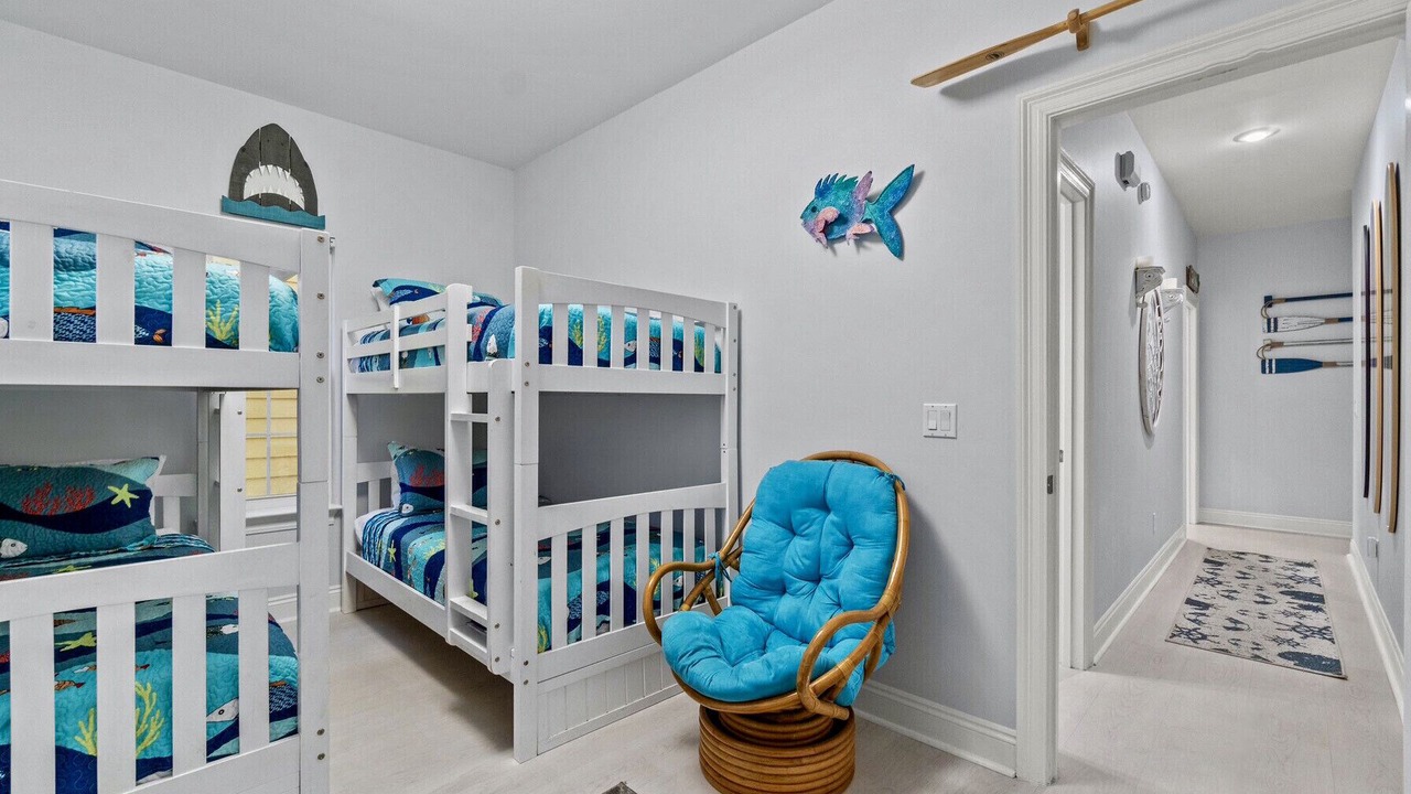 Photo of Bedroom in Lullwater Beach