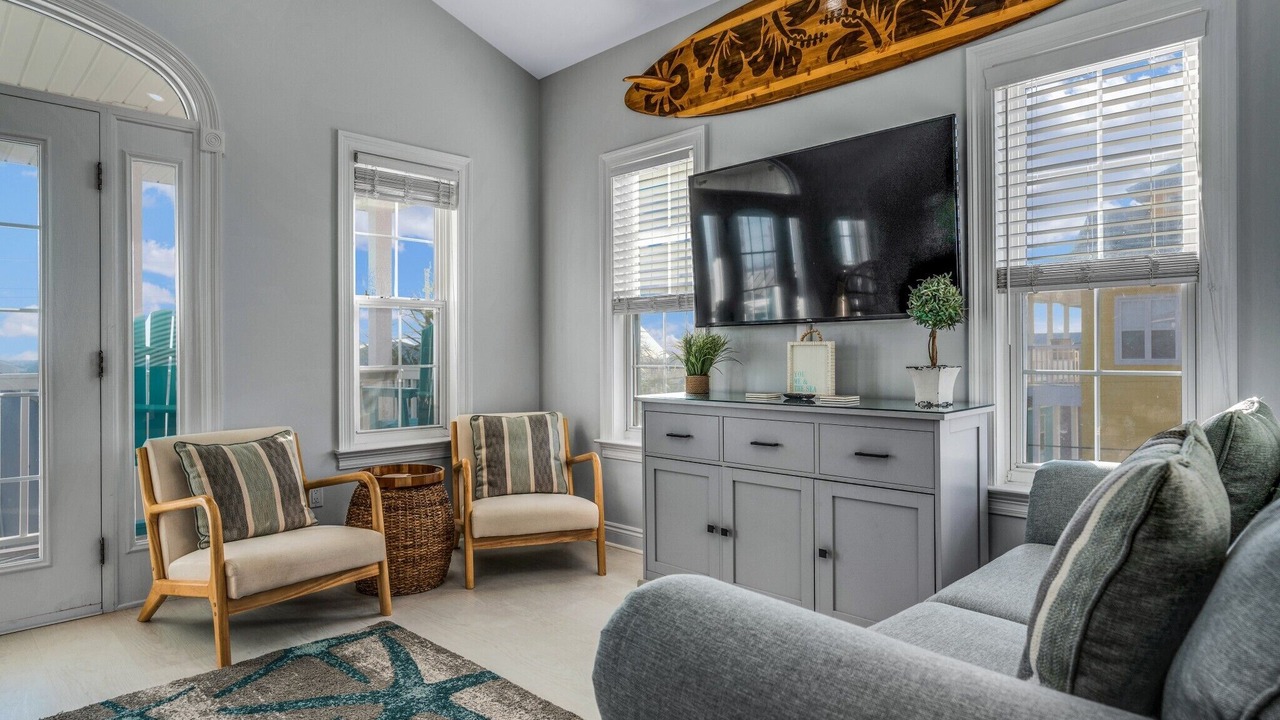 Photo of Livingroom in Lullwater Beach