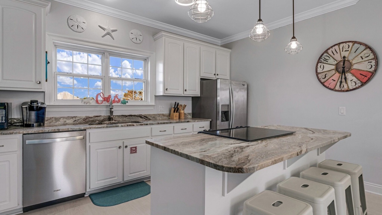 Photo of Kitchen in Lullwater Beach
