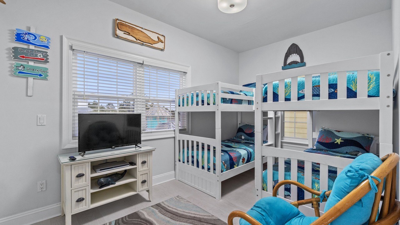 Photo of Bedroom in Lullwater Beach