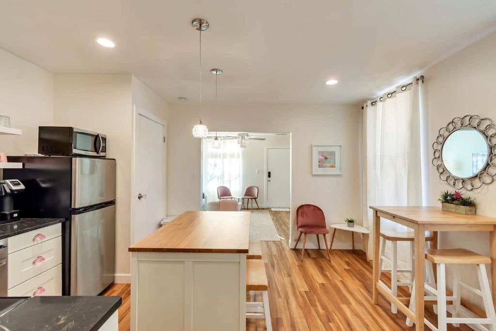 Photo of Kitchen in People's Freeway