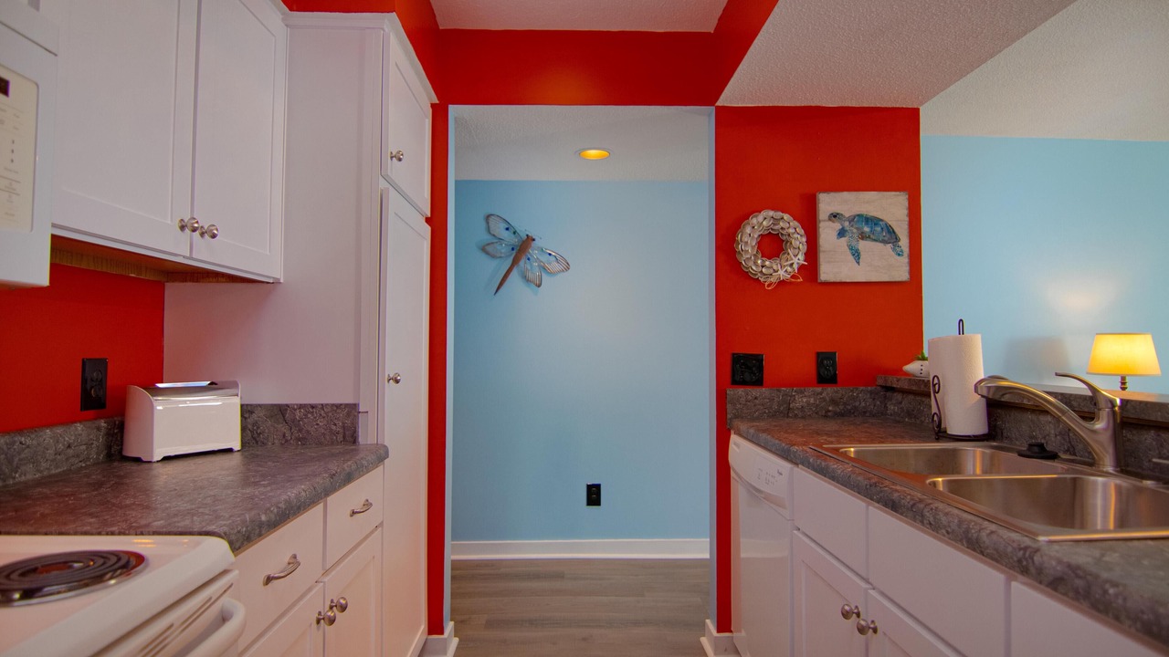 Photo of Kitchen in Oceanmarsh Subdivision
