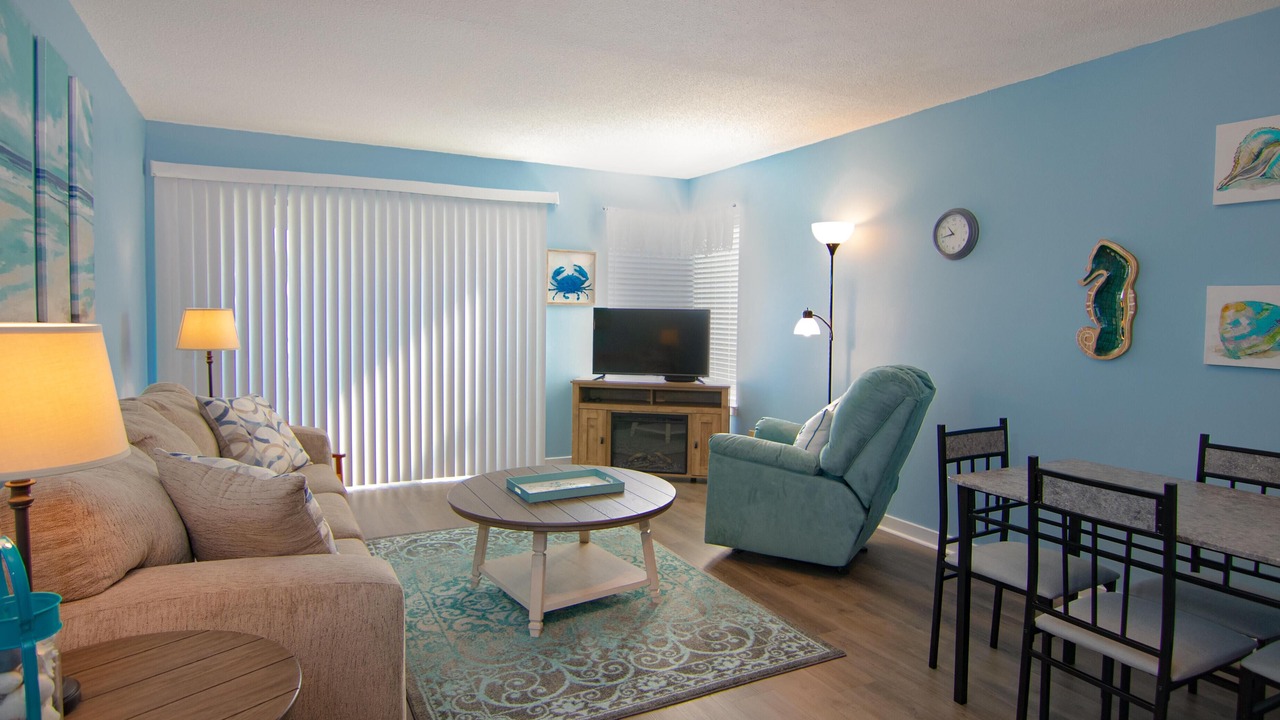 Photo of Livingroom in Oceanmarsh Subdivision